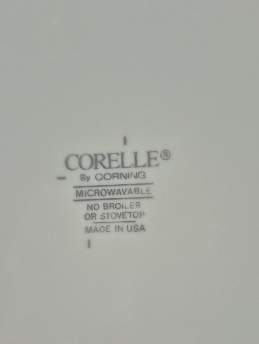 Corelle Set of 4 Abundance Fruit Dinner Plates in Cream with Blue and Green. - Picture 2 of 3